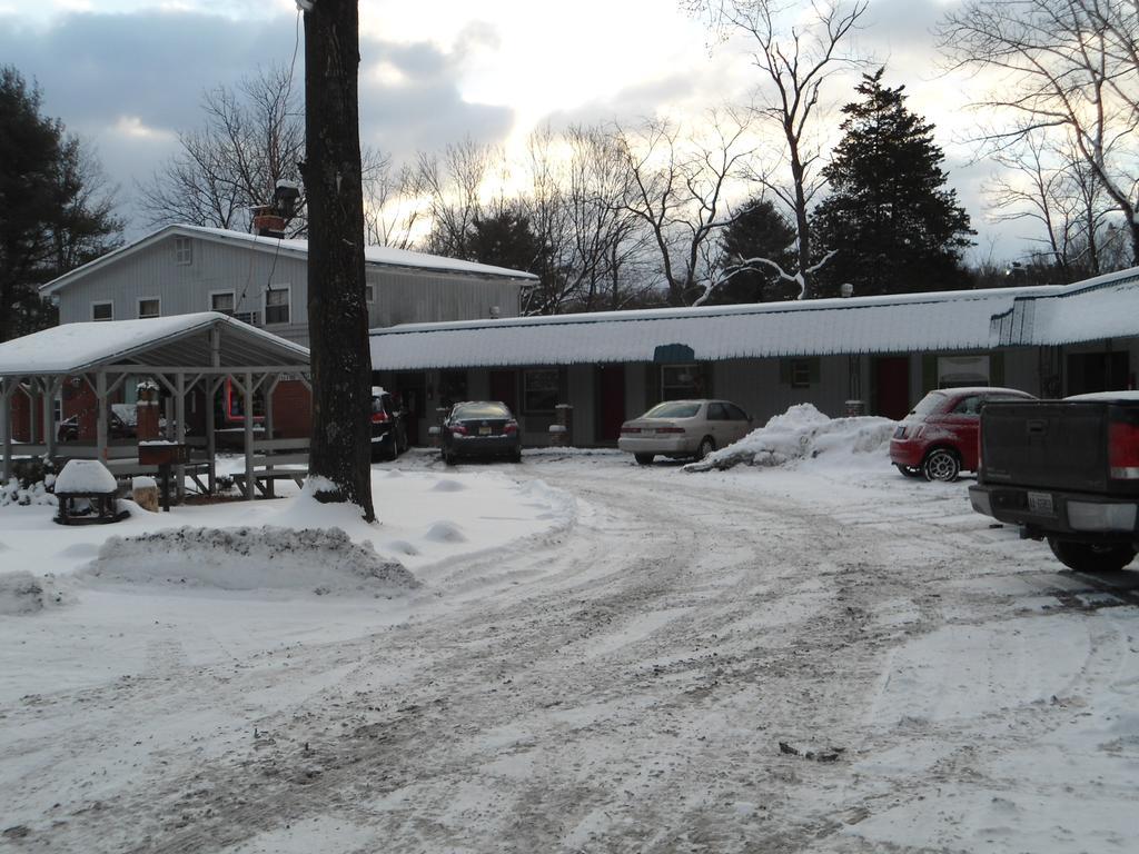 Flower Field Inn And Cottages Stroudsburg Exterior photo