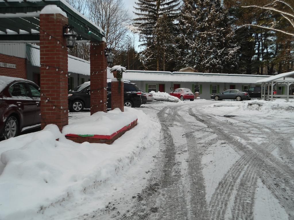 Flower Field Inn And Cottages Stroudsburg Exterior photo